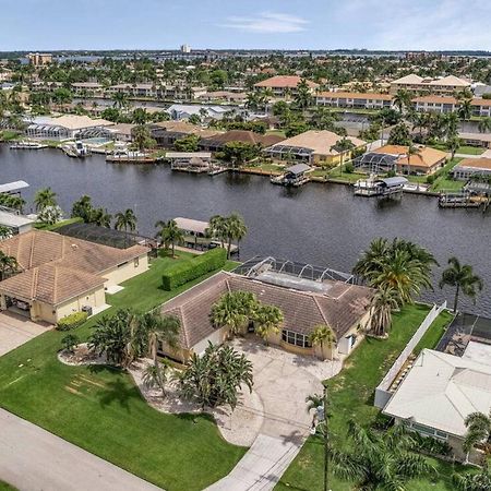 Villa Catalina Isles - Holidays In Paradise Cape Coral Bagian luar foto