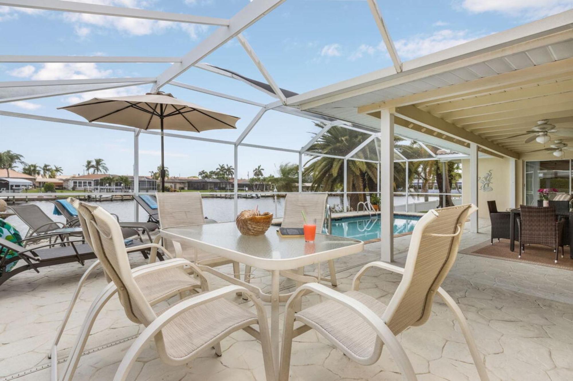 Villa Catalina Isles - Holidays In Paradise Cape Coral Bagian luar foto