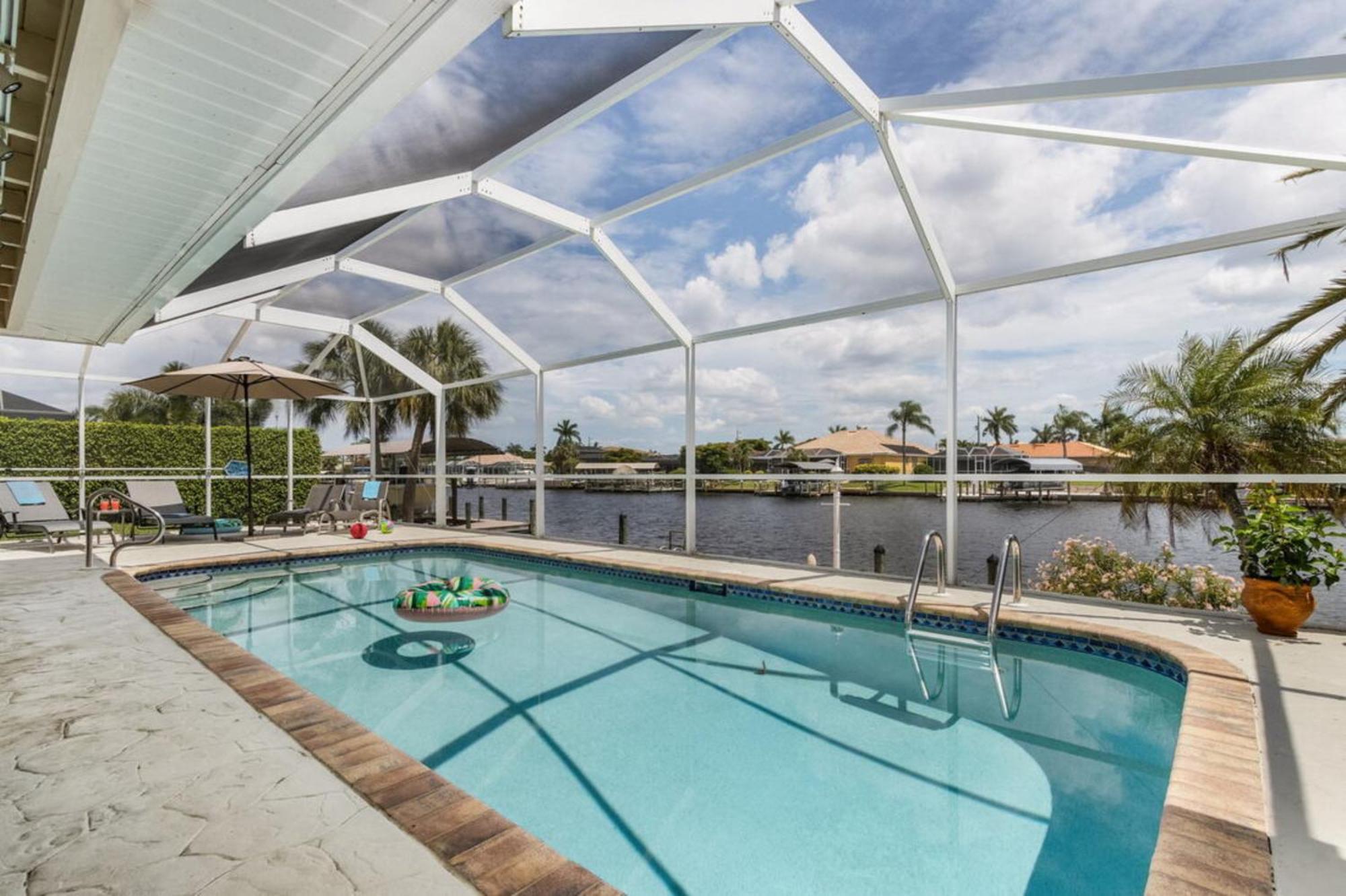 Villa Catalina Isles - Holidays In Paradise Cape Coral Bagian luar foto