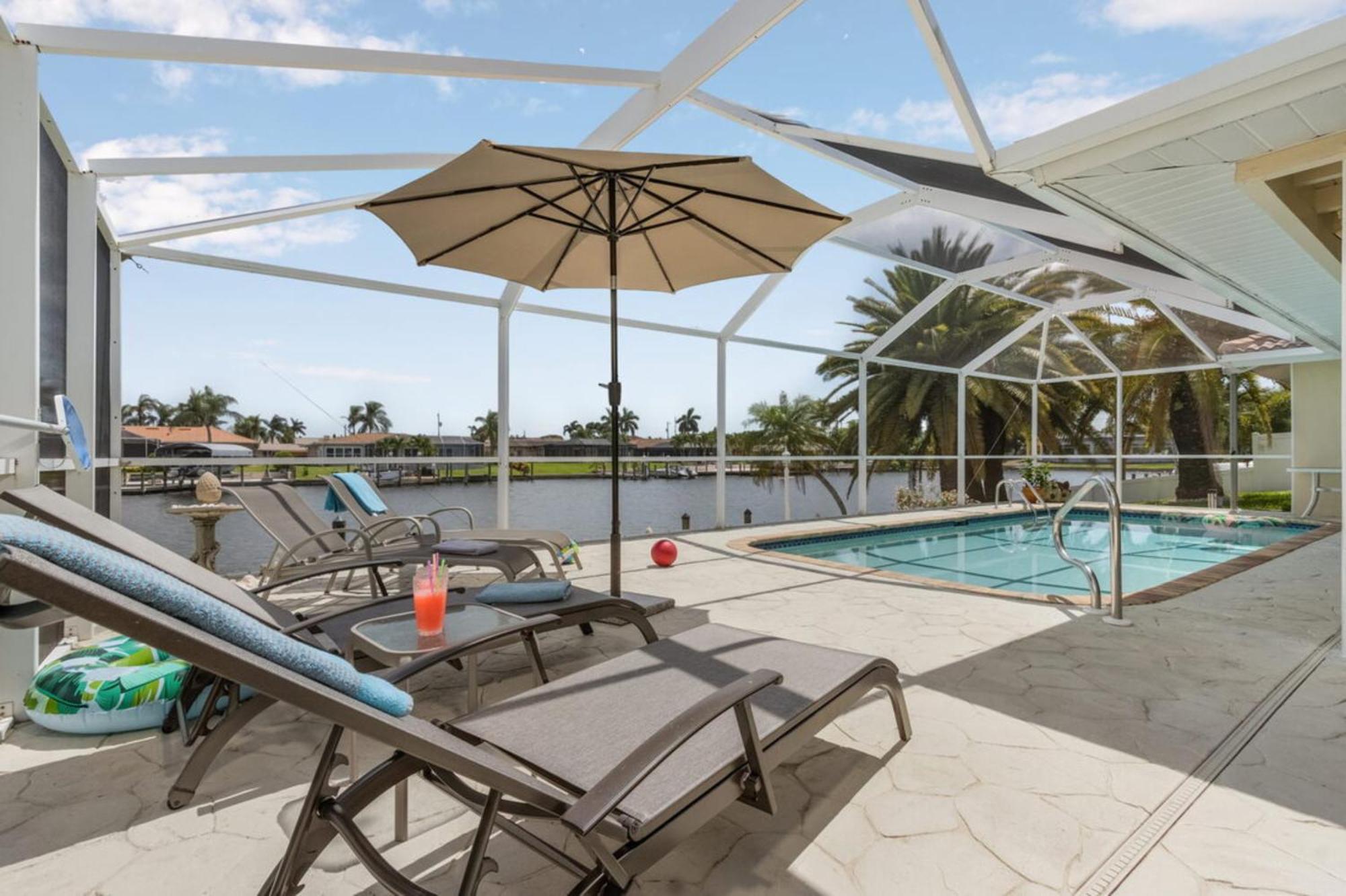 Villa Catalina Isles - Holidays In Paradise Cape Coral Bagian luar foto