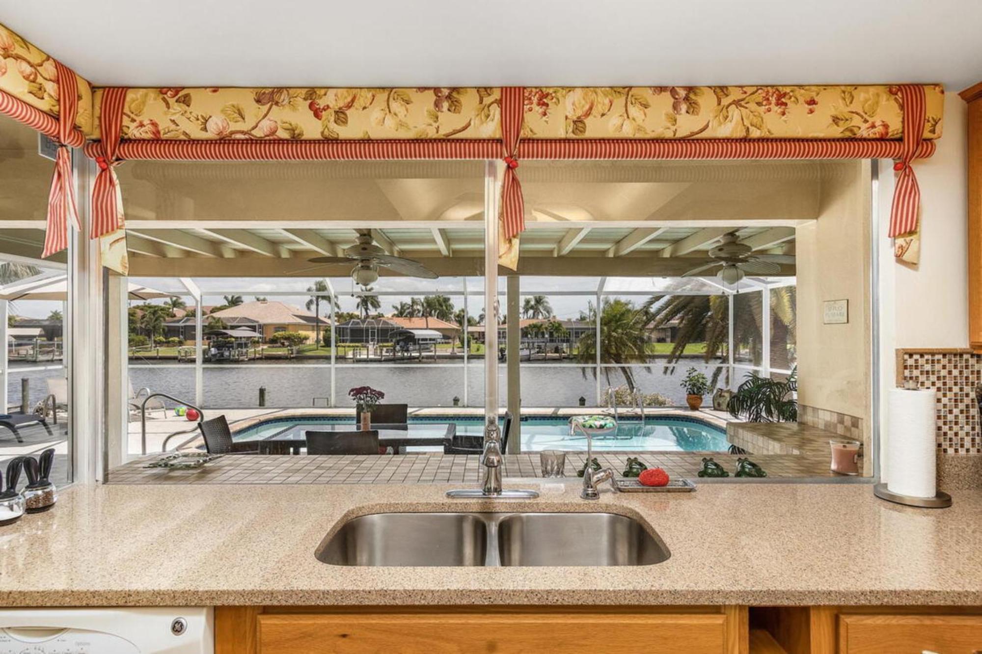 Villa Catalina Isles - Holidays In Paradise Cape Coral Bagian luar foto