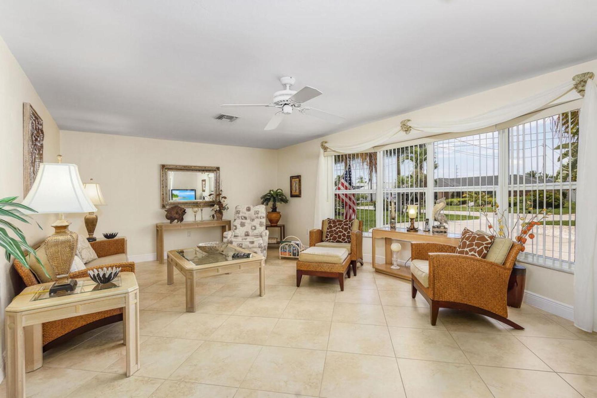 Villa Catalina Isles - Holidays In Paradise Cape Coral Bagian luar foto