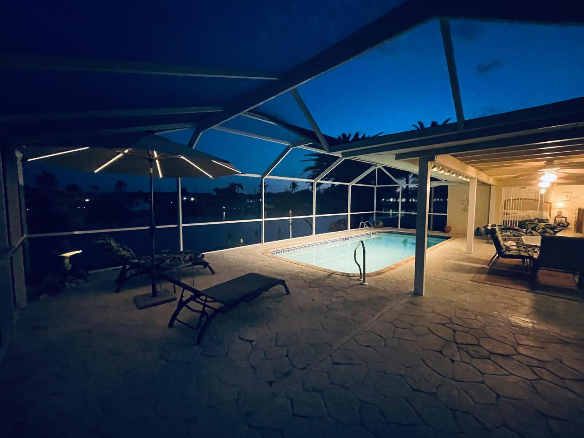 Villa Catalina Isles - Holidays In Paradise Cape Coral Bagian luar foto