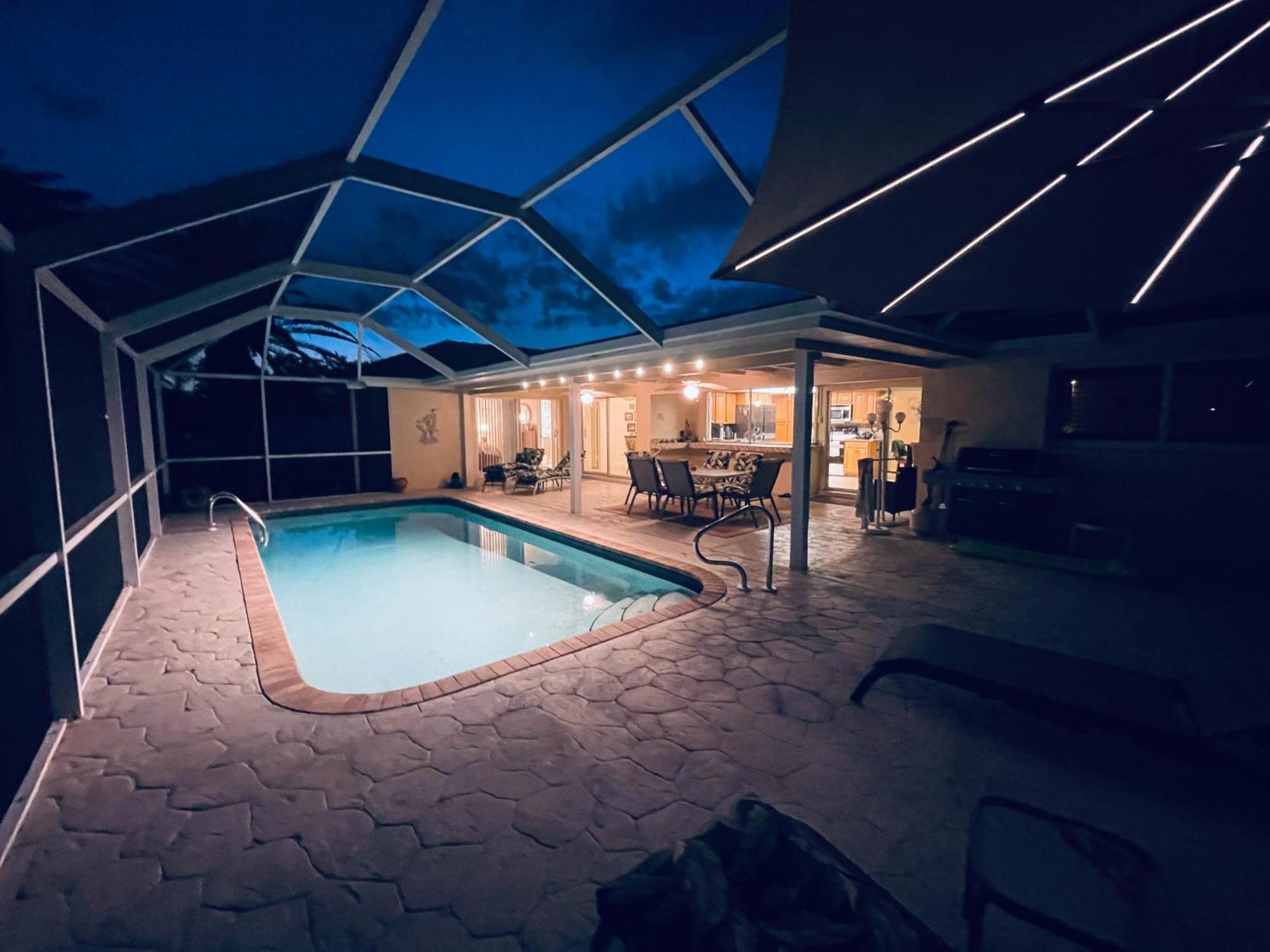 Villa Catalina Isles - Holidays In Paradise Cape Coral Bagian luar foto