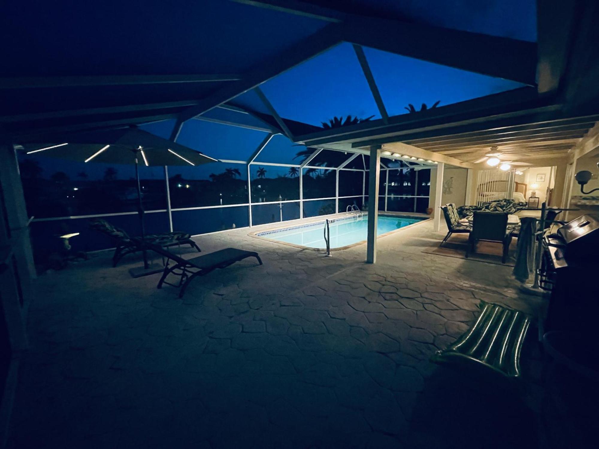 Villa Catalina Isles - Holidays In Paradise Cape Coral Bagian luar foto