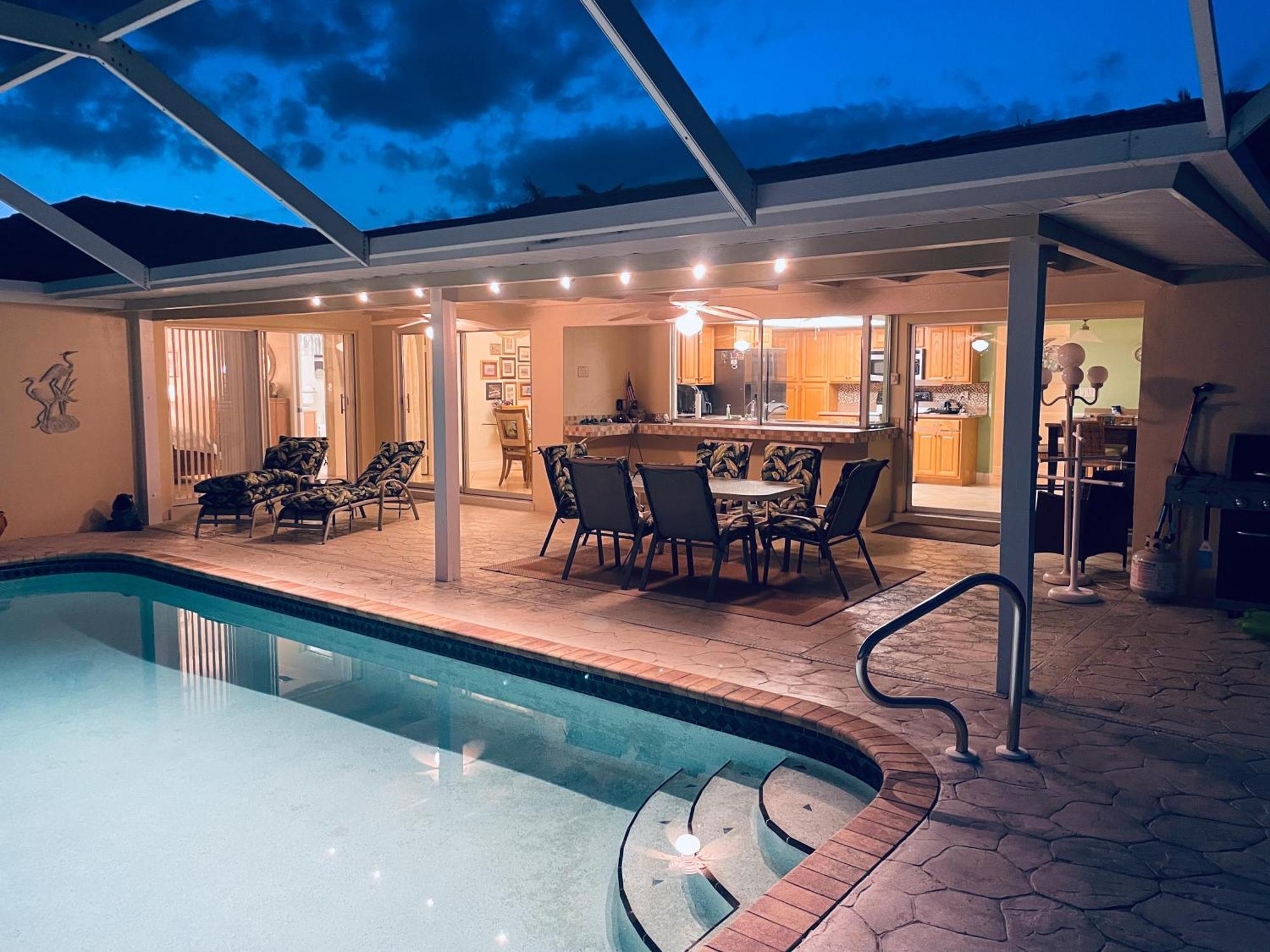 Villa Catalina Isles - Holidays In Paradise Cape Coral Bagian luar foto