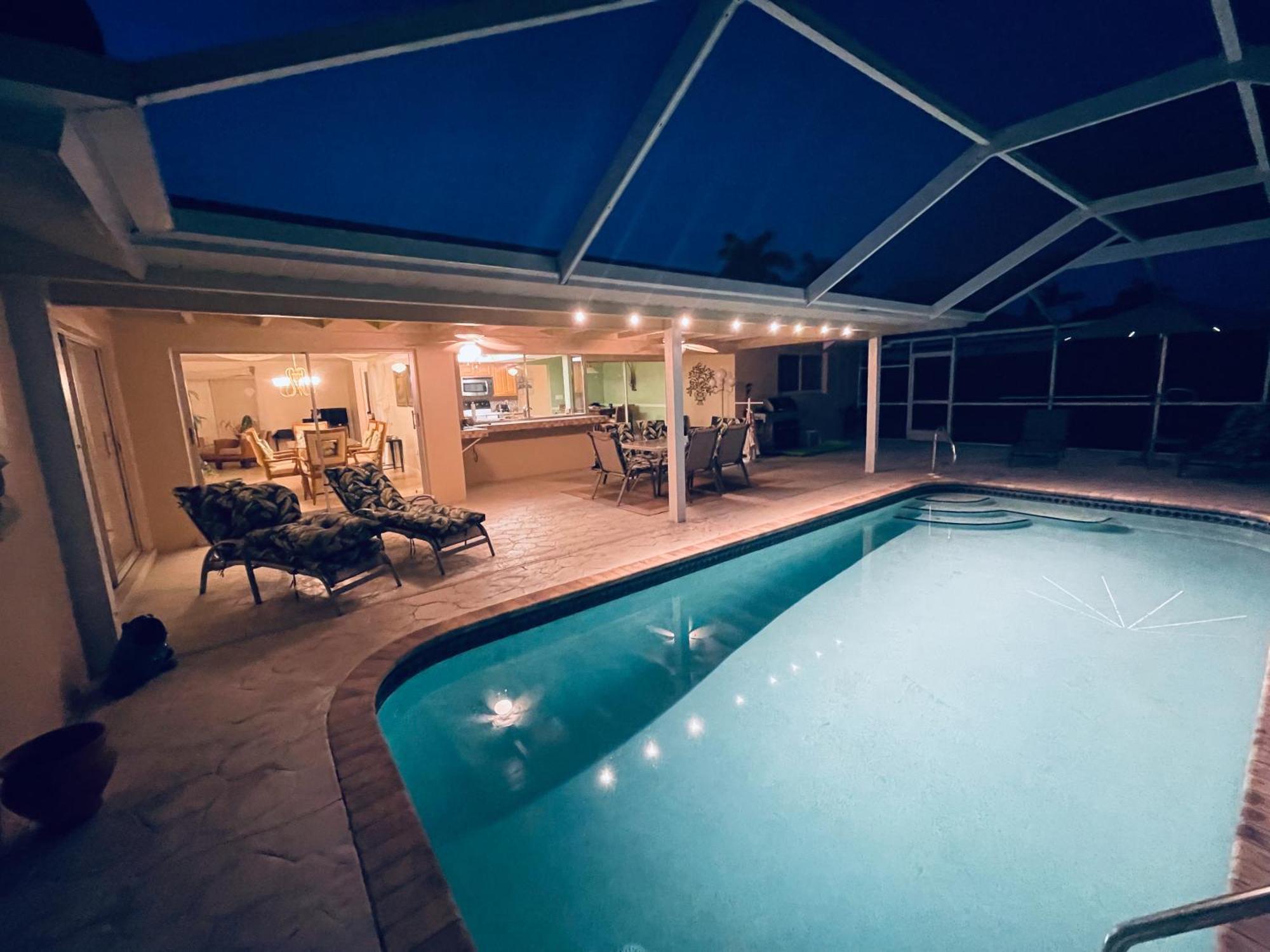 Villa Catalina Isles - Holidays In Paradise Cape Coral Bagian luar foto