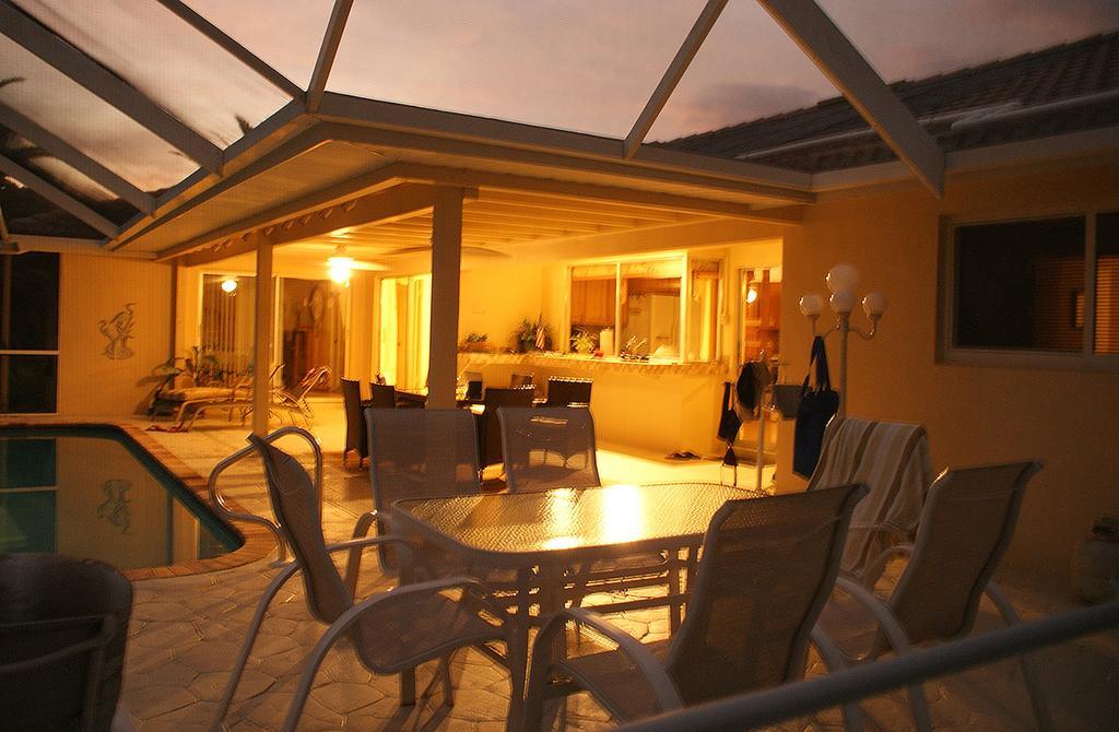 Villa Catalina Isles - Holidays In Paradise Cape Coral Bagian luar foto